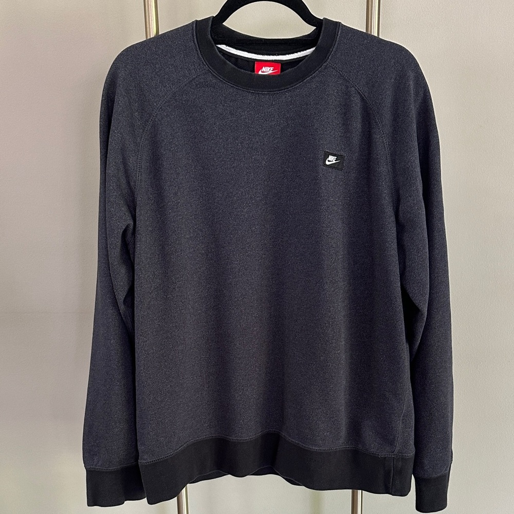 Nike men’s or (unisex) dark grey crew neck sweatshirts size large
